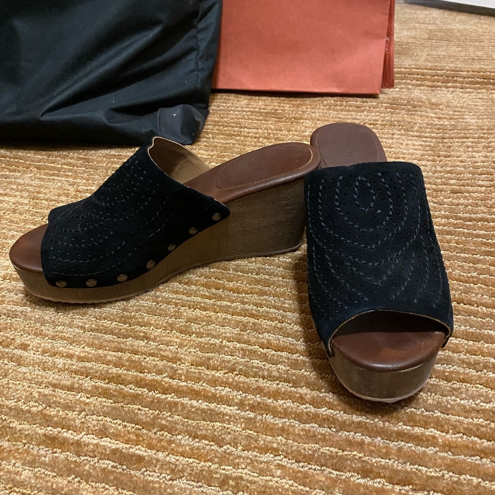 Hinge Wedges